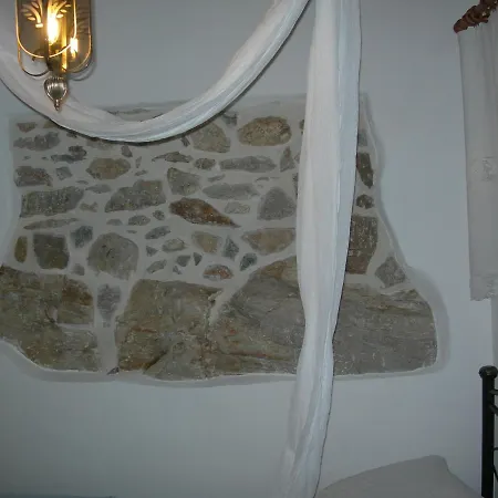 度假居 Old Stone House Roussou *