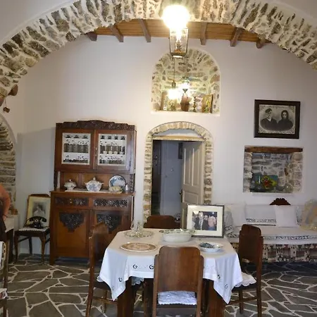 Old Stone House Roussou Дом отдыха *