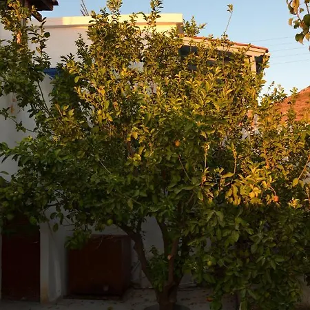Дом отдыха Old Stone House Roussou *